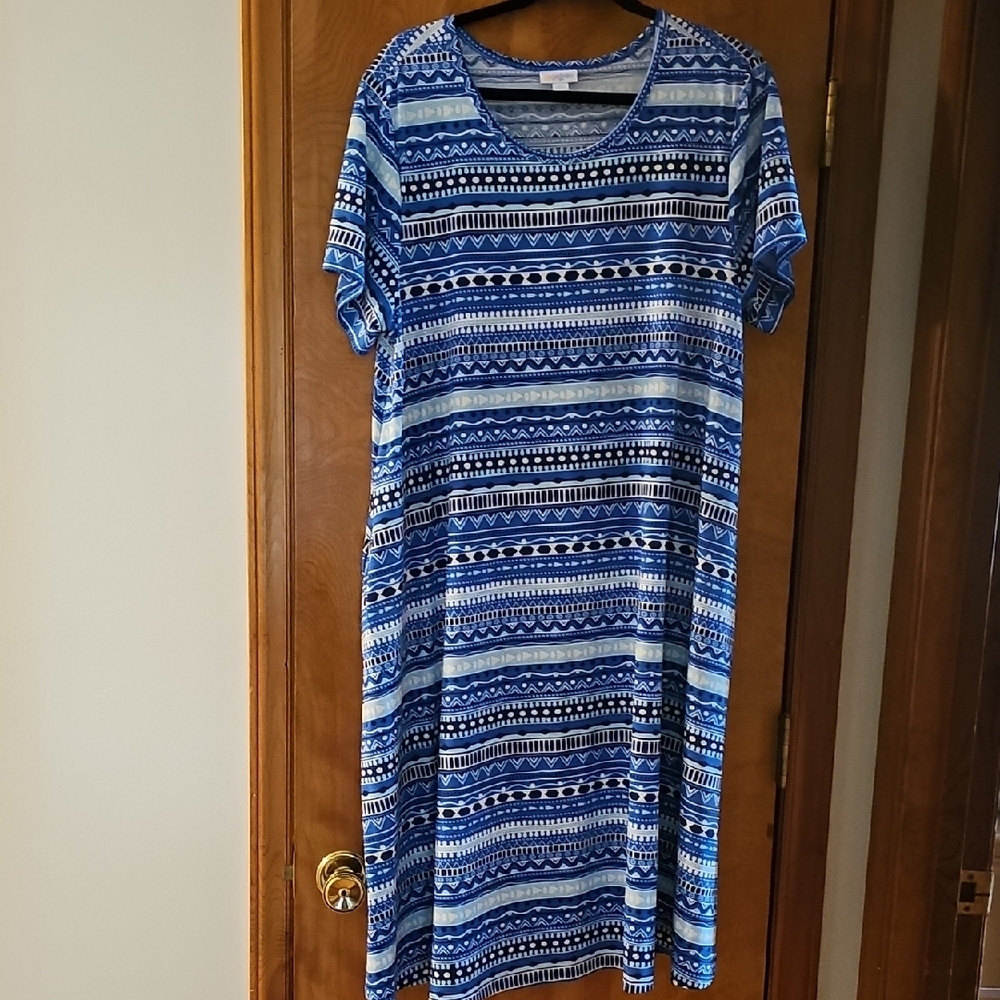 LuLaRoe XL Blue and Black Patterned Top